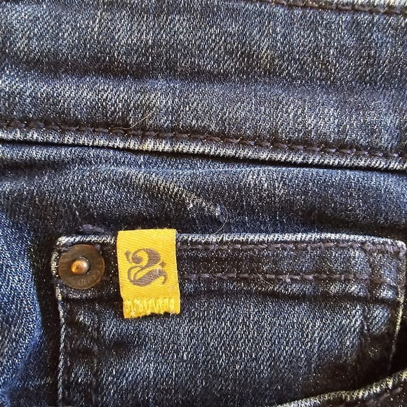 YOGA jeans. Size 27. Like new. - Picture 3 of 7